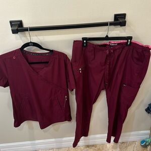 Koi Light slim fit, scrubs used, but in great condition